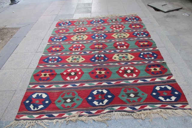 Caucasian Georgian Kilim Bourchalo Kilim 
size: 176 x 241 cm                       