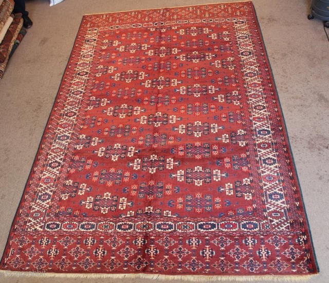 Turkoman Yamout Carpet
size: 201 x 310 cm                          