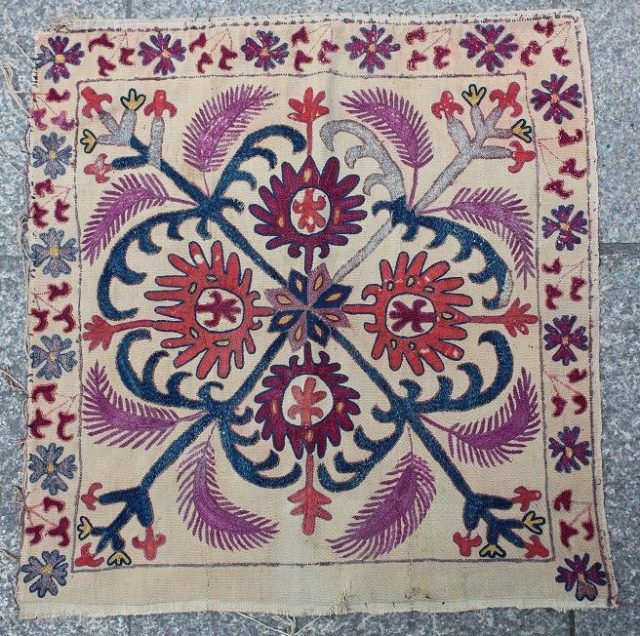 Central Asia Kirgiz cotton on silk embroidery 
size: 52 x 55 cm                     