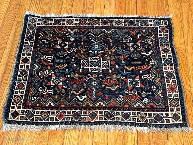 Antique Persian Khamseh bag face in very good condition.
30" x 26"
100% wool
Cir:1900
                     