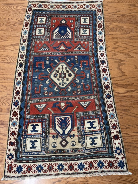 Walter. Old Kazak cir: 1930 Good conditions.
Wool on Wool.
5'1" X 2'8"