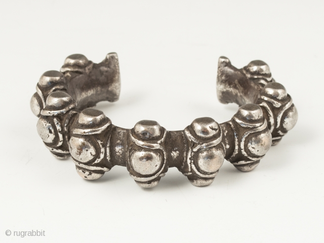 Silver warrior's bracelet, Atoni people, West Timor. 6.5" (16.5 cm) interior circumference, 1.25" (3.1 cm) opening. Early 20th century, 186 grams. Ex. Anthony Granucci collection.        