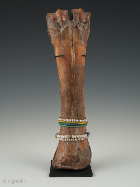 Bone doll,
Fali tribe, Cameroon or Chad.
Bone, beads,
9.5" (24 cm) high,
Early to mid 20th century                   