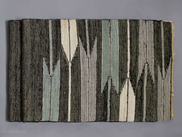 Sakiori obi,
Japan.
Old cotton kimono strips.
Early 20th century.
157" (398.7 cm) long and 12" (30.5 cm) wide.
Excellent condition, unusually wide and long.
Ex Fifi White, Berkeley California         