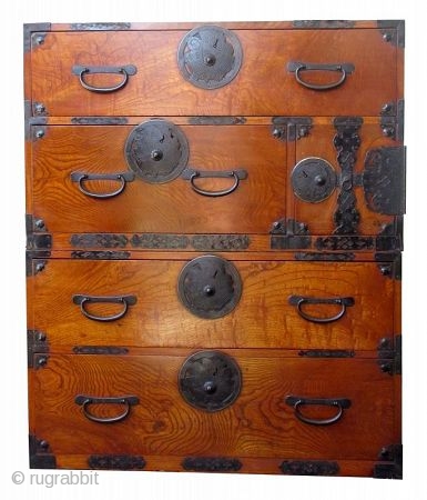 Rare Japanese Keyaki Burl Tansu Taira Clan Mon

Rare Japanese Yonazawa Keyaki (zelkova) burl front tansu with original golden honey lacquer finish. The round lock plates on each drawer feature the emblem of  ...