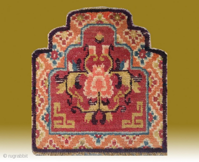 No.A0016 * Chinese Antique Throne Rugs-Mat.Size: 53x57cm (21"x22"). Age: Late 19th Century. Origin: Baotou-Suiyuan. Shape: Square.                 