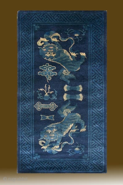 No.R113 * Chinese Antique "Fo Dog" Rug , Age: 19/20th Century. Size: 62x122cm(24"x48").Origin: Baotou.Shape: Rectangle.                  