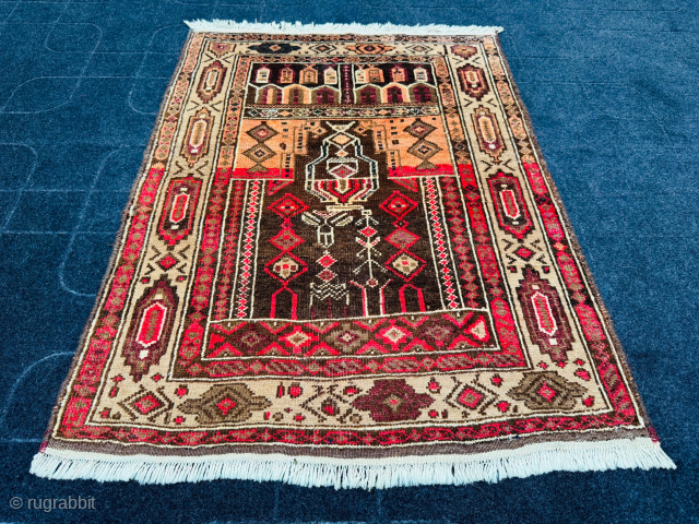https://zubaidatribalrugs.etsy.com/listing/4349208339
Antique Taimani Prayer Rug. Size 109 Cm X 85 Cm. Over 80 Years old                   