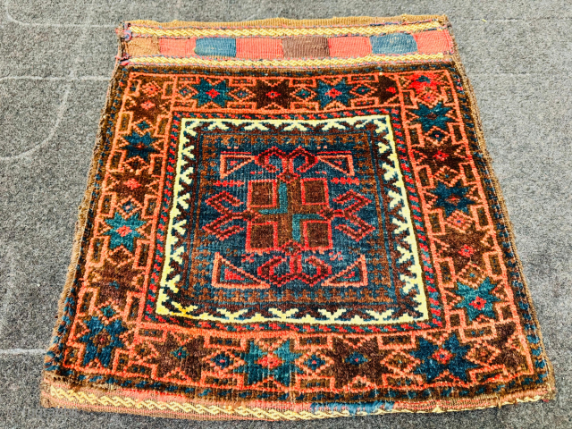 https://zubaidatribalrugs.etsy.com/listing/4417785759
Baloch Tribal bag rug.
Size 1’ 8” X 1’ 9” Ft
