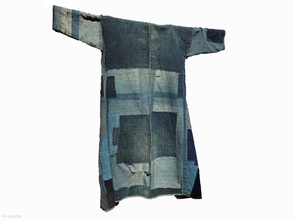 A long kimono in splendid condition. It is rare to find such long boro ...