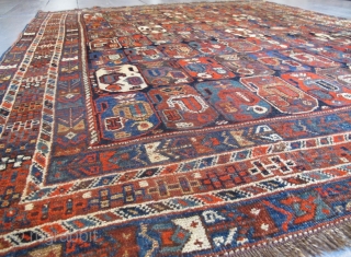 Very attractive antique Khamseh Rug, 2.00m x 1.70m (6' 7" x 5'7"). Great design. 
www.aaronnejad.com
                  