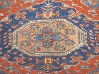 19th century Soumac Carpet with 4 medallions, East Caucasus, 2.86m x 2.28m (9'3" x 7'6"). Really good colours. Corrosion to the browns, otherwise in generally good condition. Needs cleaning and some attention  ...