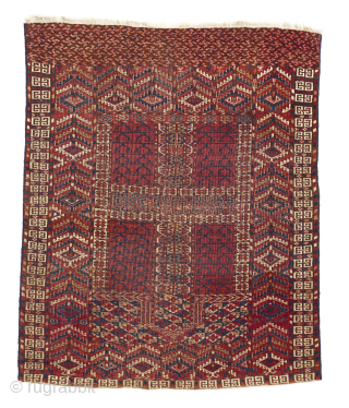 Antique Tekke Ensi, late 19th century.

166 cm x 115 cm

See more rugs in https://trybal.com.ar

Please contact direct mail: arq.abel.try@gmail.com               