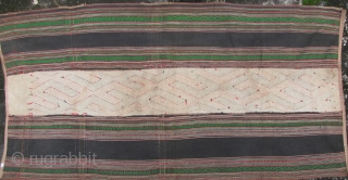 Stieng Woman's Skirt

Beautiful pre Vietnam War woman’s sarong from the Stieng/Xtiêng ethnic group Vietnam. Semi antique/vintage over 50 years old, all hand spun and woven. The center red and black panel is  ...