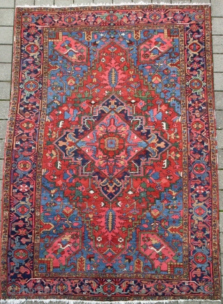 FINE HERIZ CARPET, CA. 2 X 3M
HIGHLY SATURATET NATURAL COLOURS
HIGH PILE AND GOOD CONDITION
SHIPPING WORLDWIDE                  