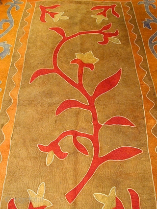 Type: UZBEKISTAN, FELT 
Origin: UZBEKISTAN 
20th century
Size/Feet & Inches: 5'0'' x 11'0'' 
Size/Meters: 1.52 x 3.35 
                