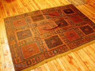 Type: VERNEH 
Origin: EAST CAUCASUS 
Circa: 1880 
Size/Feet & Inches: 5'0'' x 6'8'' 
Size/Meters: 1.52 x 2.03 
               