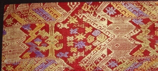 Rare outstanding Tai Daeng weaving, silk supplementary weft with silk embroideries. Laos.    1.30 x 0.79 M.  Early 19 century.          