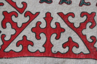 Central Asia Felt Application (1970)
Size: 320 x 220 Appx
Good Condition                       