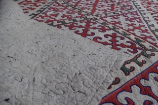 Central Asia Felt Application (1970)
Size: 320 x 220 Appx
Good Condition                       