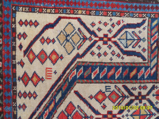 Antique Marashali Rug
Size: 140 x 110 cm.
Mail: makifhali@yahoo.com