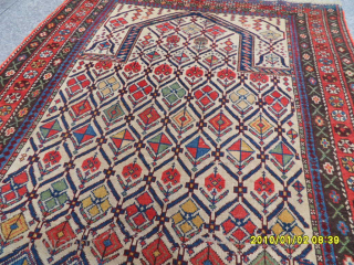 Antique Marashali Rug
Size: 140 x 110 cm.
Mail: makifhali@yahoo.com