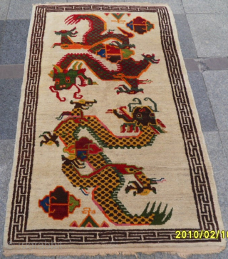 Chinese Dragon Carpet Size: 155 x 95 cm. Mail: makifhali@yahoo.com                       