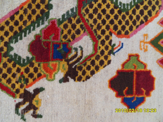 Chinese Dragon Carpet Size: 155 x 95 cm. Mail: makifhali@yahoo.com                       