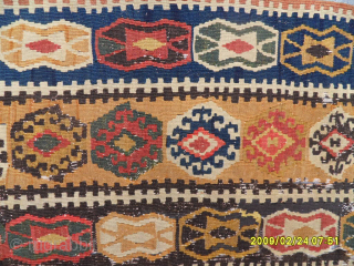 Antique Anatolian Erzurum Kilim 
Size: 165 x 120 cm.
Mail: makifhali@yahoo.com                       