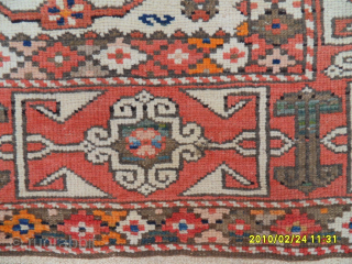 Antique Caucasian Shirvan Rug
Size: 155 x 112 cm.
Mail: makifhali@yahoo.com
