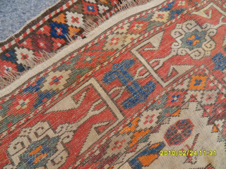 Antique Caucasian Shirvan Rug
Size: 155 x 112 cm.
Mail: makifhali@yahoo.com