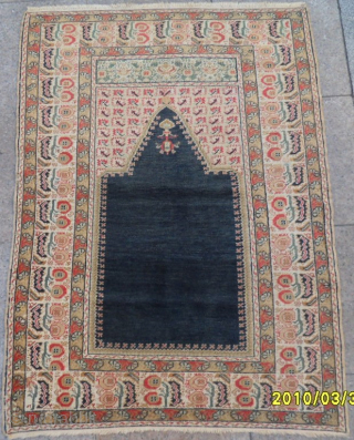 Antique Apple Border Ghördes Rug 
Size: 126 x 93 cm.
Mail: makifhali@yahoo.com                      