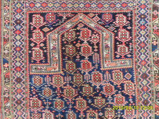 Antique Caucasian Marashali Rug
Size: 140 x 115 cm.
Mail: makifhali@yahoo.com                        