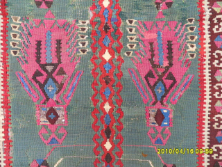 Antique Erzurum Kilim
Size: 195 x 140 cm.
Mail: makifhali@yahoo.com                         