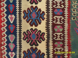 Antique Erzurum Kilim
Size: 195 x 140 cm.
Mail: makifhali@yahoo.com                         
