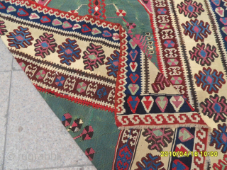 Antique Erzurum Kilim
Size: 195 x 140 cm.
Mail: makifhali@yahoo.com                         