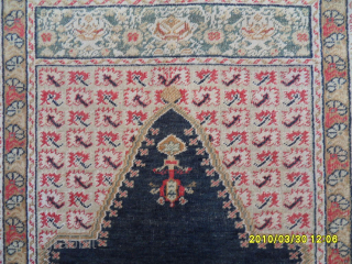 Antique Apple Border Ghördes Rug Size: 126 x 93 cm. Mail: makifhali@yahoo.com                     