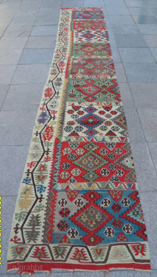 Antique Cappadocia Aksaray Anatolian Kilim
Size: 400 x 75 cm.
Mail: makifhali@yahoo.com                       