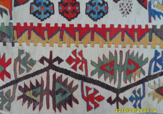 Antique Cappadocia Aksaray Anatolian Kilim
Size: 400 x 75 cm.
Mail: makifhali@yahoo.com                       