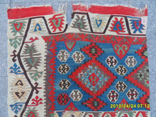 Antique Cappadocia Aksaray Anatolian Kilim
Size: 400 x 75 cm.
Mail: makifhali@yahoo.com                       
