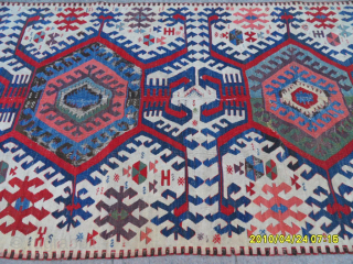 Antique Hotamısh Dragon Dizayn Anatolian Kilim
Size: 310 x 127 cm.
Mail: makifhali@yahoo.com                      
