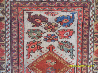 Antique Anatolian Milas Rug
Size: 137 x 101 cm.
Mail: makifhali@yahoo.com                        