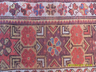 Antique Anatolian Milas Rug
Size: 137 x 101 cm.
Mail: makifhali@yahoo.com                        