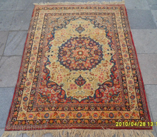 Antique Hacı Celili Rug
Size: 173 x 138 cm.
Mail: makifhali@yahoo.com                        