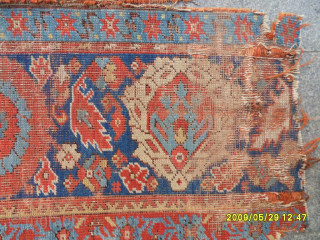 Antique Ushak Fragment
Size: 118 x 115 cm.
Mail: makifhali@yahoo.com                         
