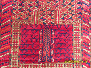 Antique Turkmen Enshi Rug
Size: 138 x 117 cm.
Mail: makifhali@yahoo.com                        