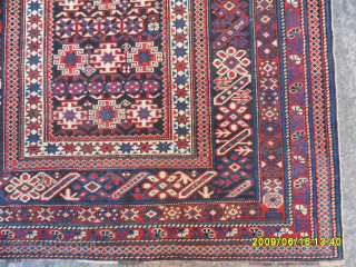 Antique Caucasian Chichi Rug
Size: 202 x 127 cm.
Mail: makifhali@yahoo.com                        