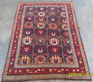 Antique Caucasian Karabag Rug
Size:190 x 140 cm.
Mail: makifhali@yahoo.com                         