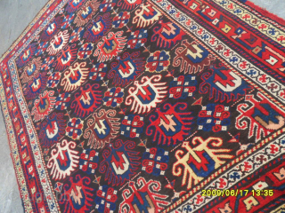 Antique Caucasian Karabag Rug
Size:190 x 140 cm.
Mail: makifhali@yahoo.com                         