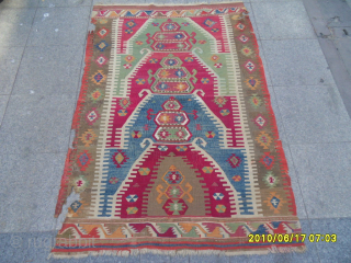 Rare Antıque Anatolian with stairs Kelim Realy Good Piece. size: 170x115
Communication mail: makifhali@yahoo.com. Mobile: +905324212758...